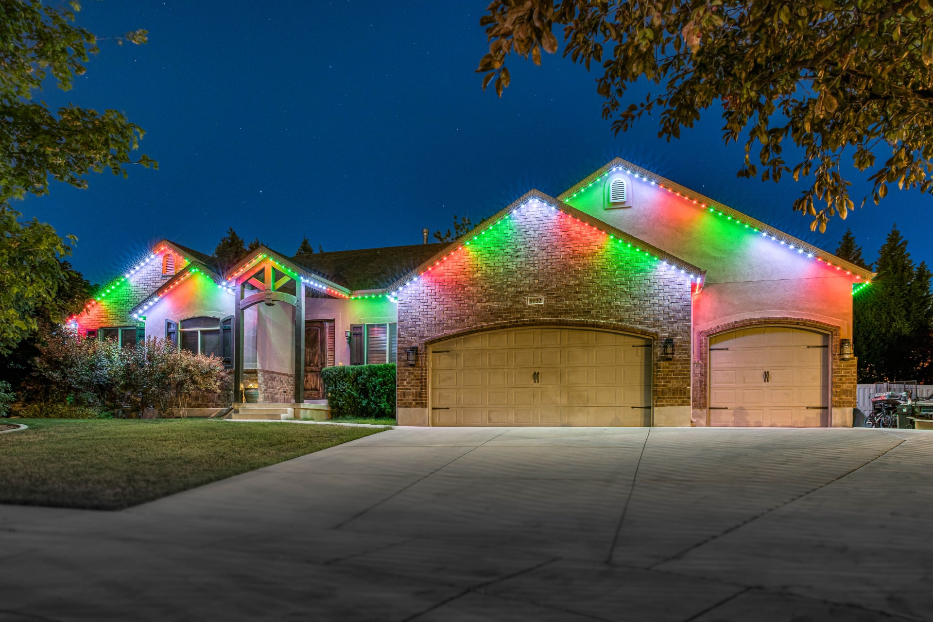 House with Trimlight installation